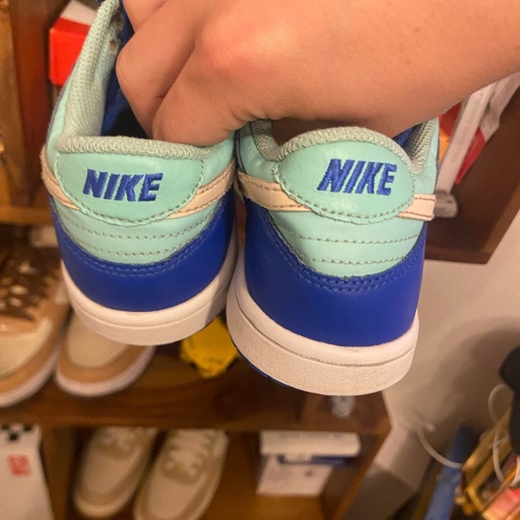 Womens Nike Dunks - Picture 4 of 4